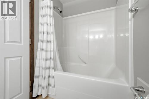 9382 Wascana Mews, Regina, SK - Indoor Photo Showing Bathroom