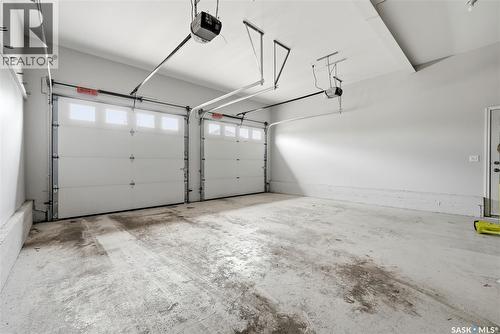 9382 Wascana Mews, Regina, SK - Indoor Photo Showing Garage