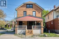 41 Giles BOULEVARD Windsor, ON N9A 4B6
