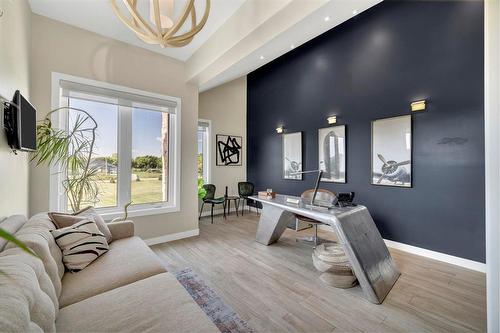 1421 Loudoun Road, Winnipeg, MB - Indoor