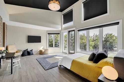 1421 Loudoun Road, Winnipeg, MB - Indoor Photo Showing Bedroom
