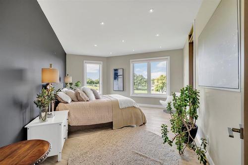 1421 Loudoun Road, Winnipeg, MB - Indoor Photo Showing Bedroom