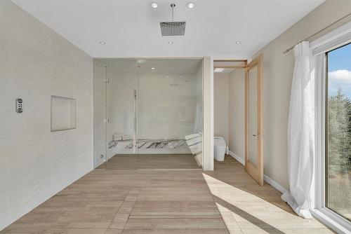 1421 Loudoun Road, Winnipeg, MB - Indoor Photo Showing Other Room