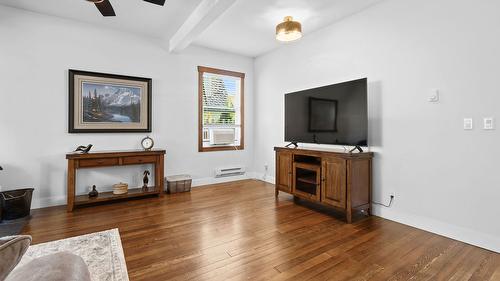 98 2Nd Avenue, Nakusp, BC - Indoor Photo Showing Other Room
