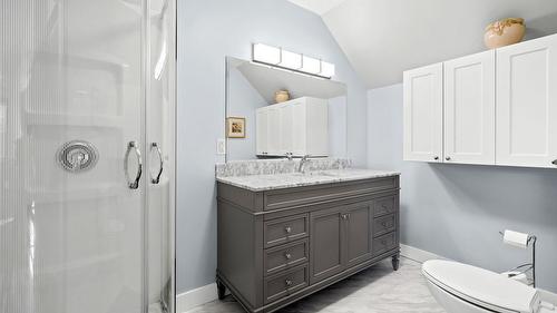 98 2Nd Avenue, Nakusp, BC - Indoor Photo Showing Bathroom