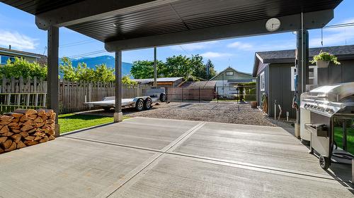 98 2Nd Avenue, Nakusp, BC - Outdoor With Exterior