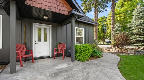 98 2Nd Avenue, Nakusp, BC - Outdoor