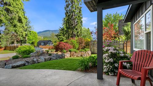 98 2Nd Avenue, Nakusp, BC - Outdoor