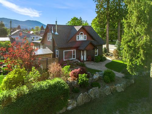 98 2Nd Avenue, Nakusp, BC - Outdoor