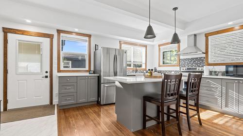 98 2Nd Avenue, Nakusp, BC - Indoor Photo Showing Kitchen