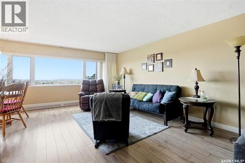 2160 424 Spadina Crescent E, Saskatoon, SK - Indoor Photo Showing Living Room