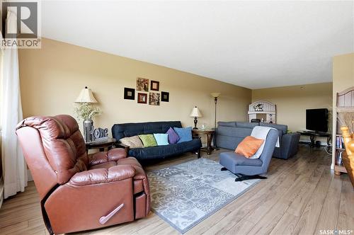2160 424 Spadina Crescent E, Saskatoon, SK - Indoor Photo Showing Living Room