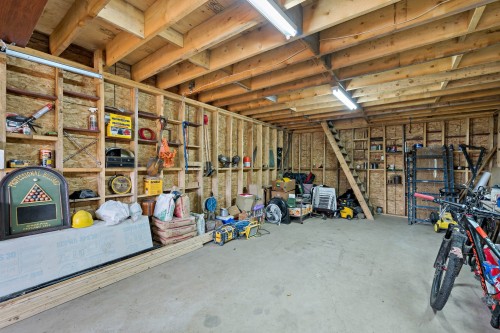Garage - 1078 Ch. Du Lac-Chaud, La Macaza, QC - Indoor Photo Showing Basement