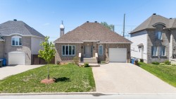 4364 Boul. Pierre-Le Gardeur Terrebonne (Lachenaie), QC J6V 1S7
