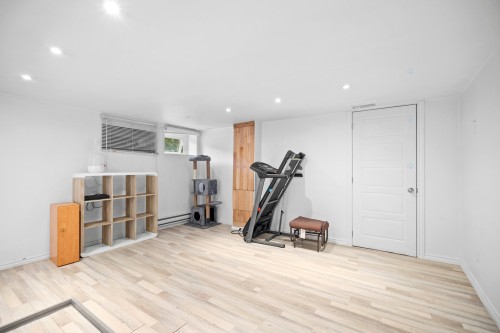 Salle familiale - 42 Rue Gaudreault, Repentigny (Repentigny), QC - Indoor Photo Showing Gym Room