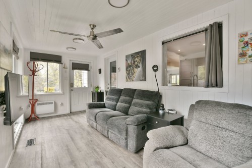 Salon - 574  - A Ch. Du Bois, Laval (Sainte-Dorothée), QC - Indoor Photo Showing Living Room
