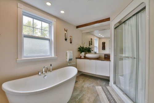 Salle de bains - 574  - A Ch. Du Bois, Laval (Sainte-Dorothée), QC - Indoor Photo Showing Bathroom