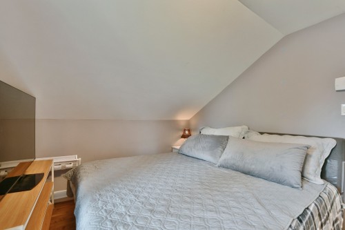 Chambre à coucher - 574  - A Ch. Du Bois, Laval (Sainte-Dorothée), QC - Indoor Photo Showing Bedroom