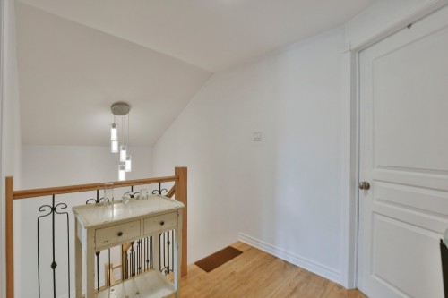 Corridor - 574  - A Ch. Du Bois, Laval (Sainte-Dorothée), QC - Indoor Photo Showing Other Room