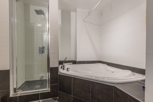 Salle de bains - 5-1431 Rue Notre-Dame O., Montréal (Ville-Marie), QC - Indoor Photo Showing Bathroom