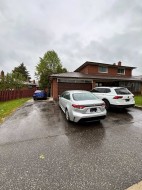 28 Keegan Crescent Toronto, ON M3J 1G2