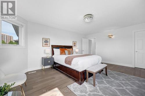 5315 Huntingfield Drive, Mississauga, ON - Indoor Photo Showing Bedroom