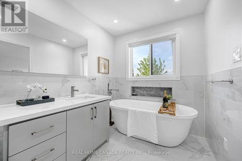5315 Huntingfield Drive, Mississauga, ON - Indoor Photo Showing Bathroom