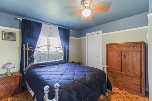 Chambre à coucher - 106 Rue Céline, Saint-Chrysostome, QC - Indoor Photo Showing Bedroom