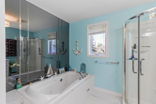 Salle de bains - 106 Rue Céline, Saint-Chrysostome, QC - Indoor Photo Showing Bathroom