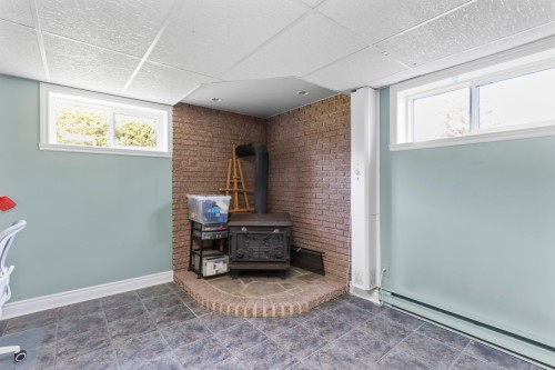 Salle familiale - 106 Rue Céline, Saint-Chrysostome, QC - Indoor Photo Showing Other Room