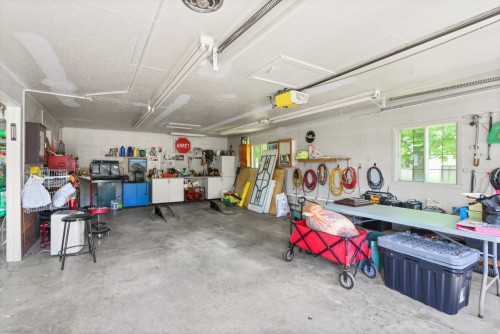 Garage - 106 Rue Céline, Saint-Chrysostome, QC - Indoor Photo Showing Garage