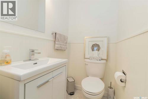 1515 Hilliard Street E, Saskatoon, SK - Indoor Photo Showing Bathroom