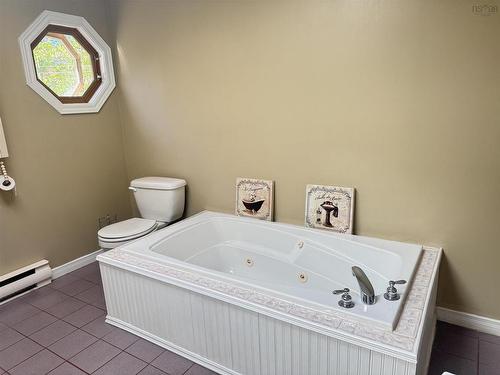 2410 Loretta Avenue, Coldbrook, NS 