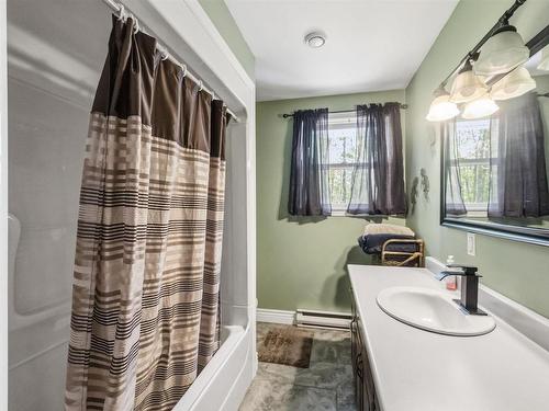 2410 Loretta Avenue, Coldbrook, NS 