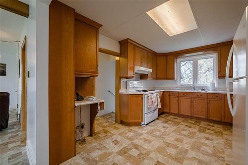 1 Fourth Street, Emerson, MB - Indoor Photo Showing Kitchen