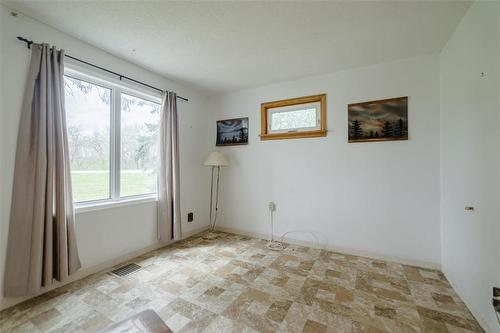 1 Fourth Street, Emerson, MB - Indoor Photo Showing Other Room