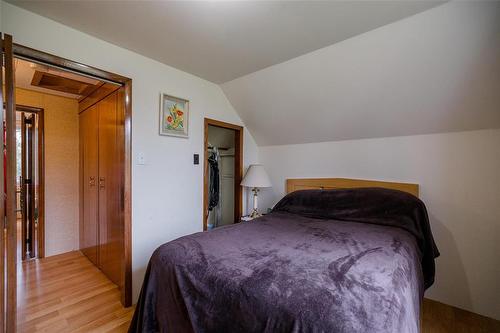 1 Fourth Street, Emerson, MB - Indoor Photo Showing Bedroom