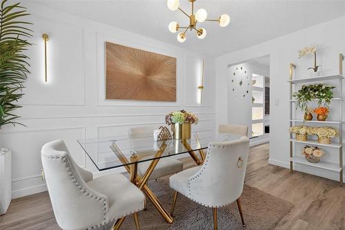 23 Hyatt Place, Winnipeg, MB - Indoor Photo Showing Dining Room