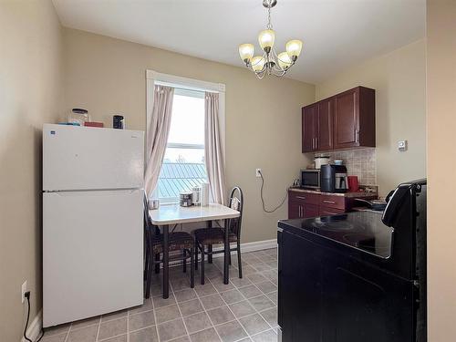 221 Fourth Street, Reston, MB - Indoor