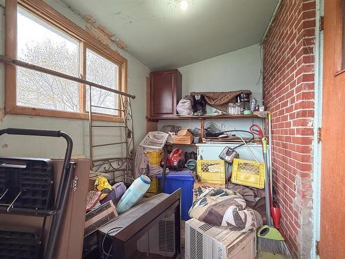 221 Fourth Street, Reston, MB - Indoor Photo Showing Other Room