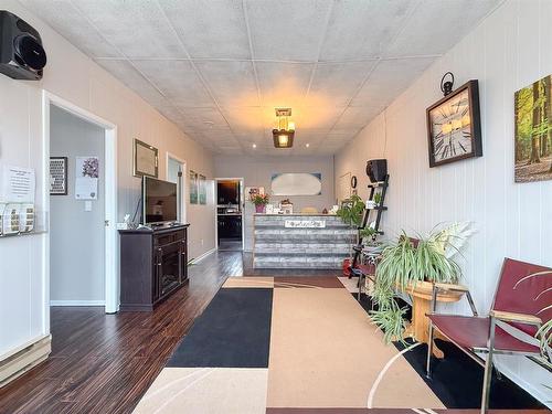 221 Fourth Street, Reston, MB - Indoor