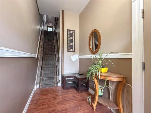 221 Fourth Street, Reston, MB - Indoor Photo Showing Other Room