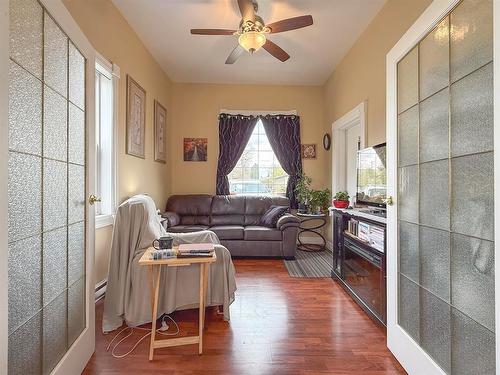 221 Fourth Street, Reston, MB - Indoor
