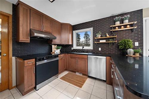 138 Westchester Dr, Winnipeg, MB 