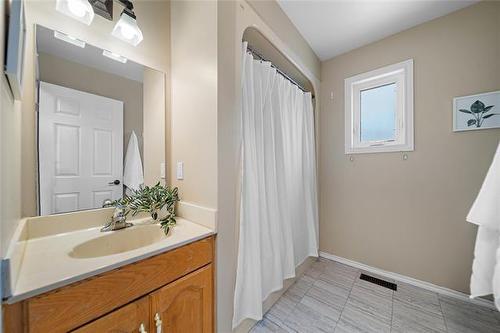 138 Westchester Dr, Winnipeg, MB 