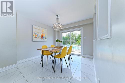 2545 Folkway Drive, Mississauga, ON - Indoor Photo Showing Dining Room