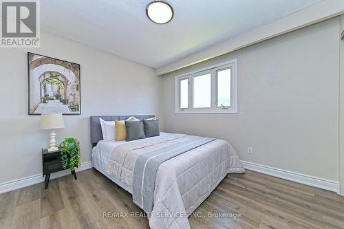 2545 Folkway Drive, Mississauga, ON - Indoor Photo Showing Bedroom