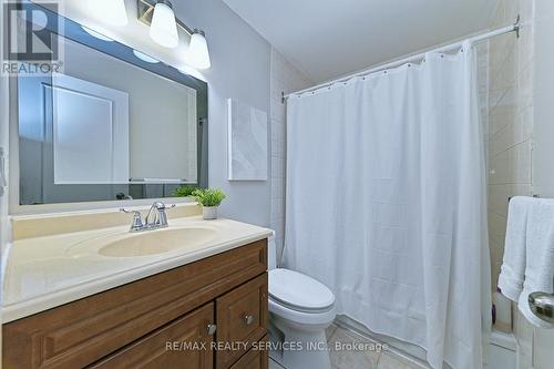 2545 Folkway Drive, Mississauga, ON - Indoor Photo Showing Bathroom