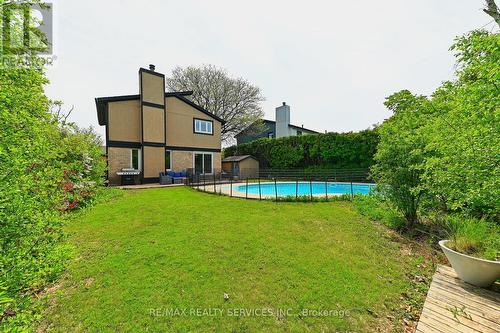 2545 Folkway Drive, Mississauga, ON - Outdoor With In Ground Pool