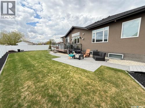 1832 Gordon Miles Place, Weyburn, SK - Outdoor